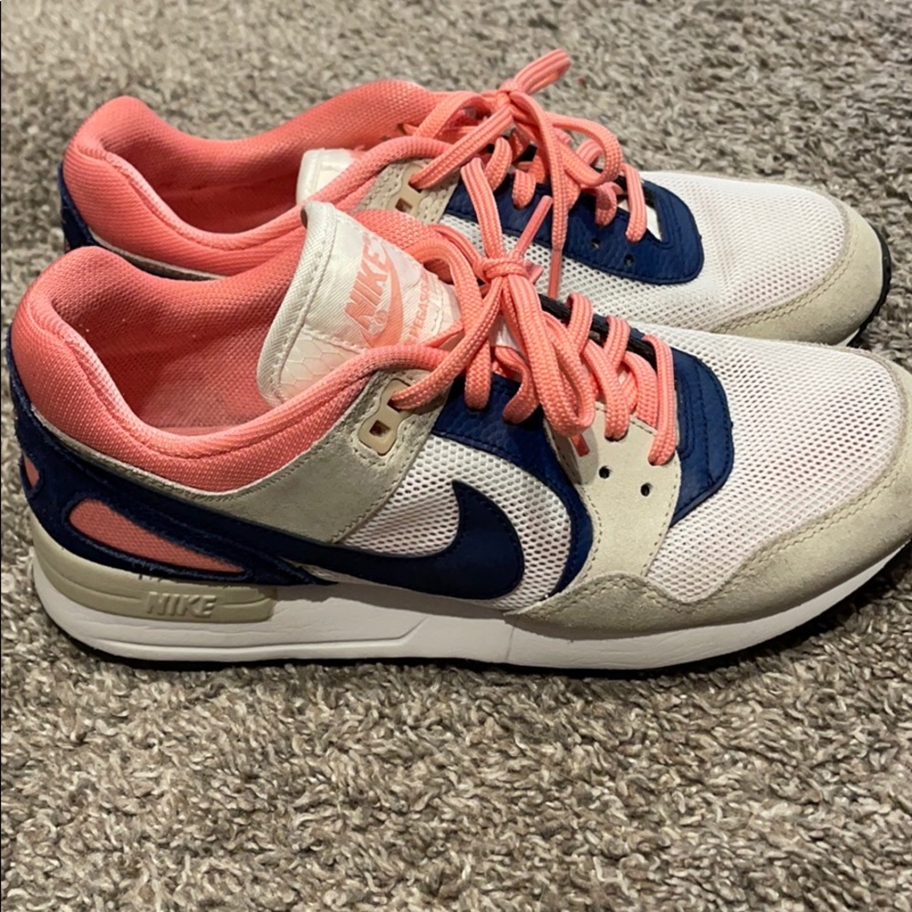 Womens Nike shoes